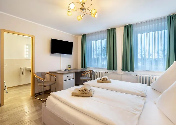 Clara Πανσιόν 3*