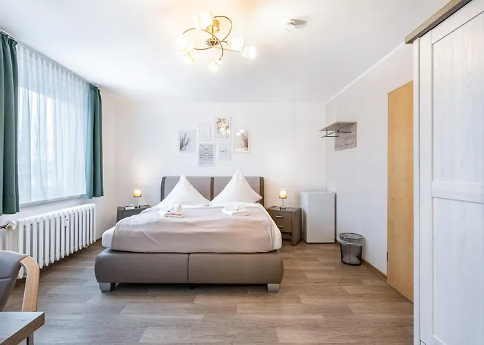 Clara Πανσιόν