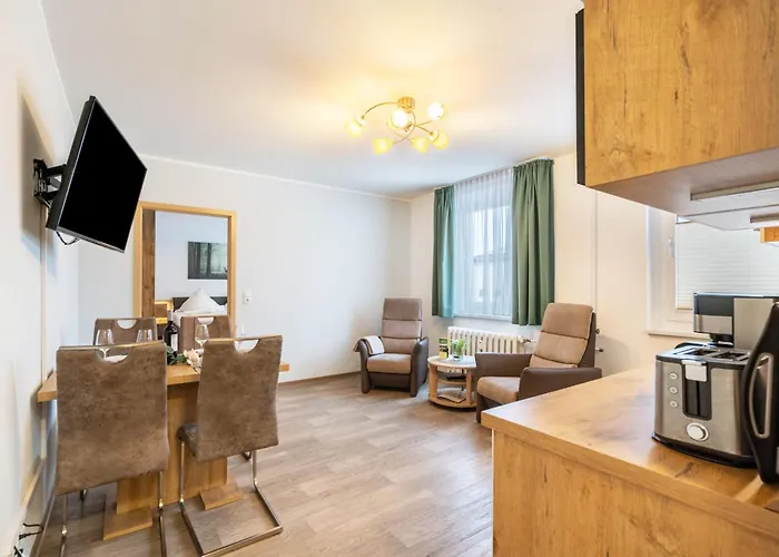 Clara Πανσιόν