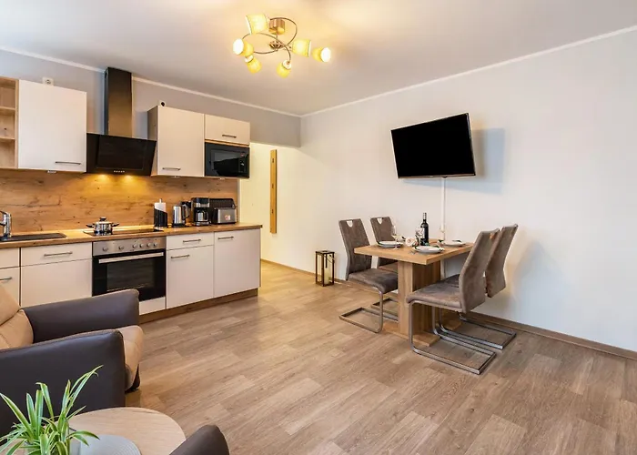 Clara Πανσιόν 3*